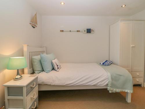 Curlews Cottage - main image
