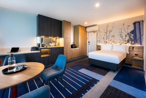 room detail thumbnail 0