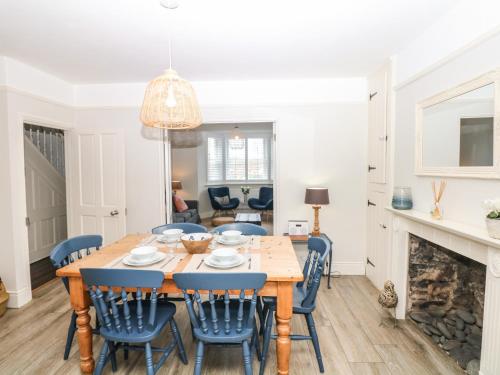 Cool Stone Cottage - main image