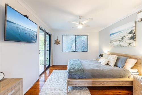 Willows At The Bay Large House with Aircon WI-FI and Boat Parking in Shoal Bay
