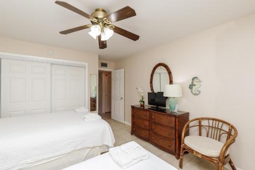 Surfside 102 by Padre Escapes - image 13