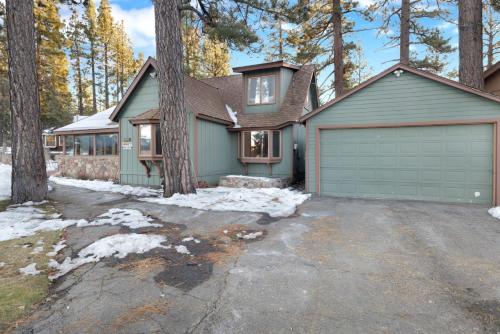 Camp Wood-422 by Big Bear Vacations - image 6