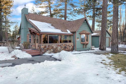 Camp Wood-422 by Big Bear Vacations - image 2