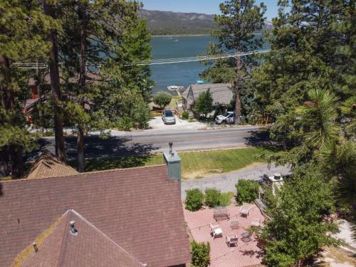 Camp Wood-422 by Big Bear Vacations - image 11