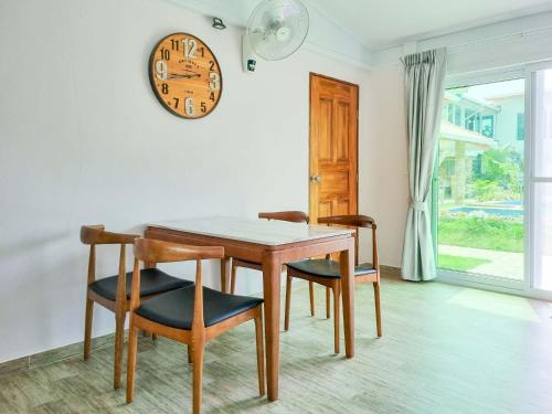 Tina's Living Paradise II - Guesthouses with private pool, 5 min to beach Tina's Living Paradise II - Guesthouses with private pool, 5 min to beach