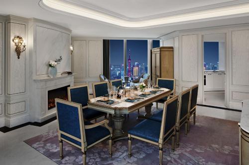 Facilities, Conrad Shanghai in People Square and South Bund Huangpu