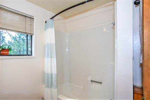Finch Chalet-1010 by Big Bear Vacations - image 7
