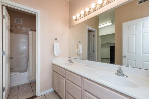 Waterfront Retreat B-1 by Padre Escapes - image 11