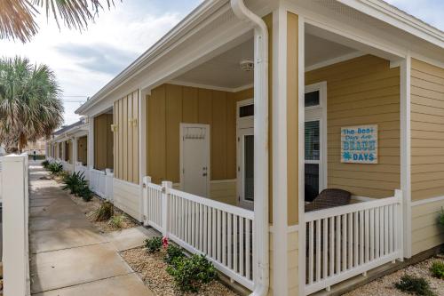 Village by the Beach I910K by Padre Escapes - image 2