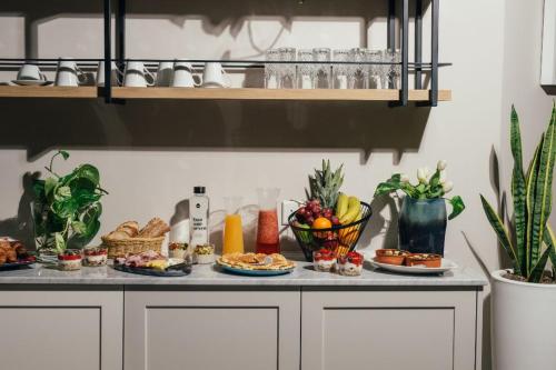 Amery House - Photo 4