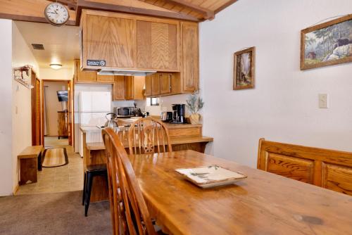 Brown Bears Cabin-1091 by Big Bear Vacations - image 10