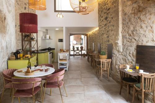 Létesítmények, 40 de Mayo in Cantavieja