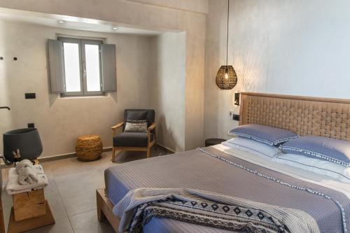 Deluxe Suite with Sea View and Jetted tub image 2