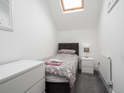 New! SLEEPS 7 FREE PARKING WIFI SMART TV NETFLIX - image 14