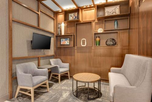Hyatt Place Colorado Springs Downtown - image 3