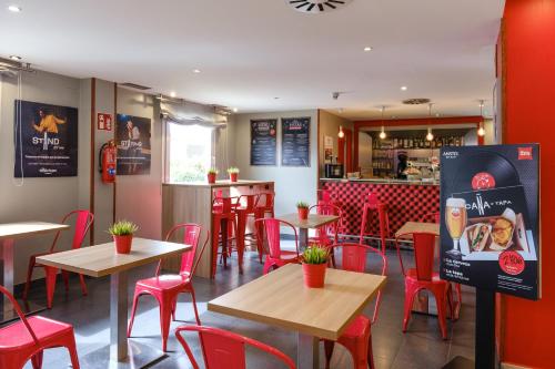 Bar/Lounge, ibis Madrid Alcorcon Tresaguas in Alcorcon