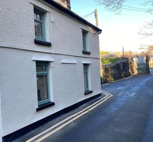 Modern 2 bedroom cottage near Bike Park Wales. in Merthyr Tydfil városközpont