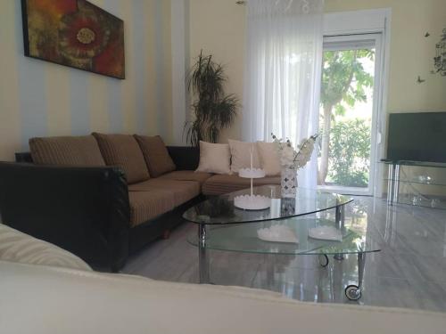 Greek Style Ground Floor Apartment & Pool