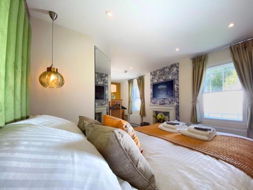 Hambrook House Canterbury - NEW luxury guest house with ESPA Spa complex, Canterbury