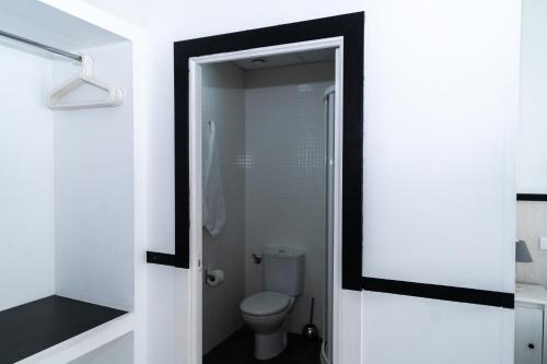 Gran Via 63 Rooms - image 11