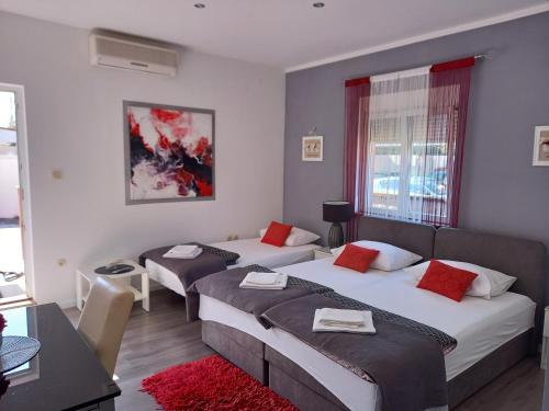 Apartments Benic - image 2