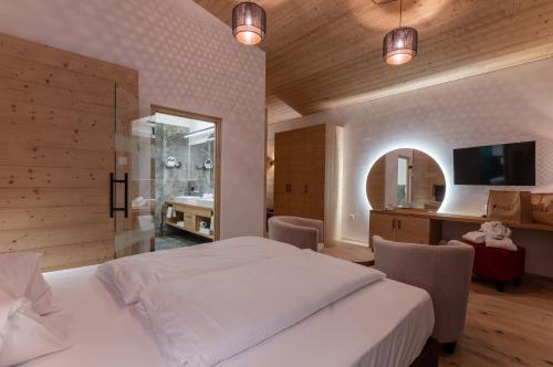 350867782 Alpine Nature Hotel Stoll