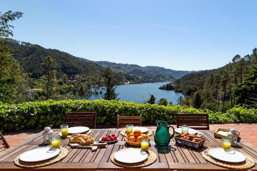 Gerês Mountain Lake Views