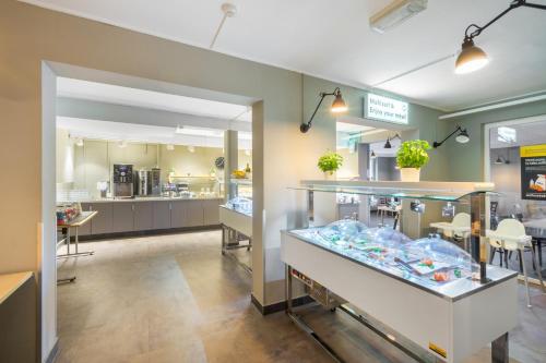 Ételek és italok, a&o Dresden Hauptbahnhof in Drezda