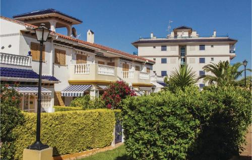 Two-Bedroom Apartment in Torrevieja-La Mata - image 13