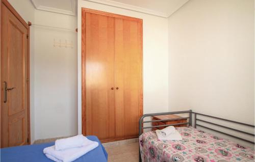 Two-Bedroom Apartment in Torrevieja-La Mata - image 11