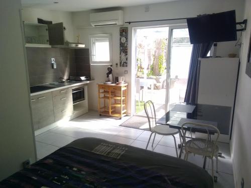Facilities, Studios - Bord de Plage near Le riad