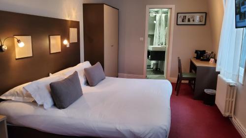 standard Large Double Room 