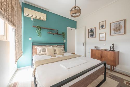 Parthenon Dream, breathtaking views with massage chair, Athens