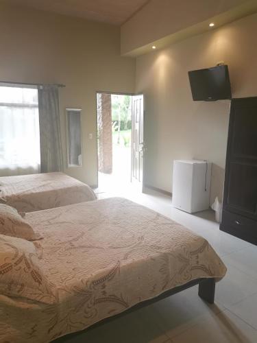 Twin Room image 5