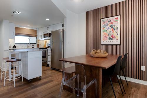 NEWLY Reno Beach Condo The beach is your backyard detail