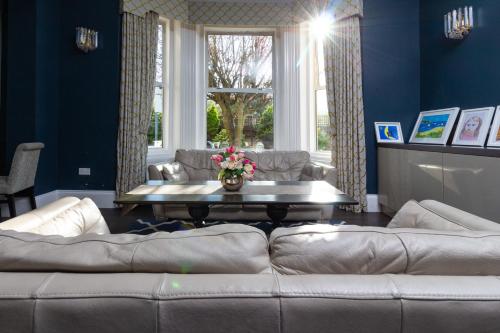 Applewood Hotel - image 7