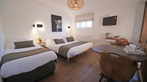 Logis Hotel Restaurant la Hutte Lurette Room Type - Triple Room