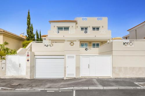 Four-Bedroom Villa image 4