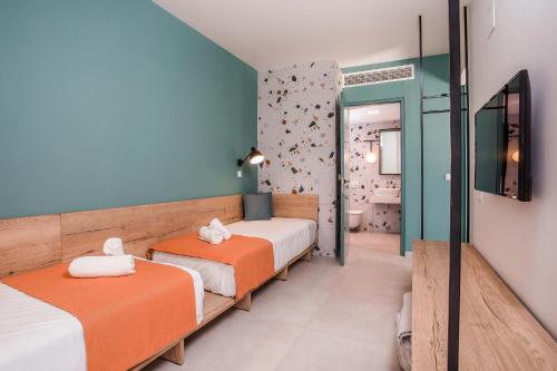 Mazoren Art Hotel - image 12