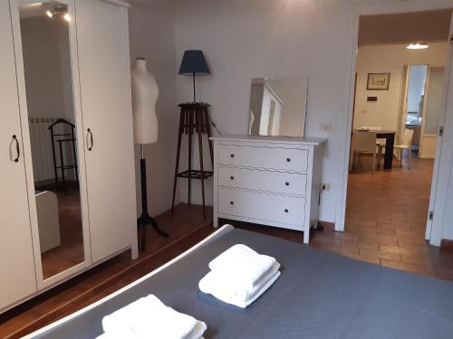Two-Bedroom Apartment room in case de' neri