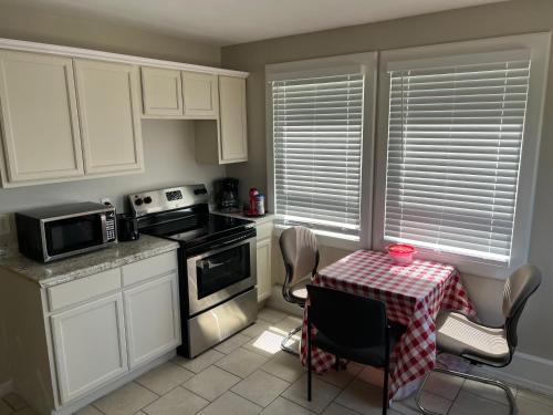Near French Quarter Nice Two Bedrooms+