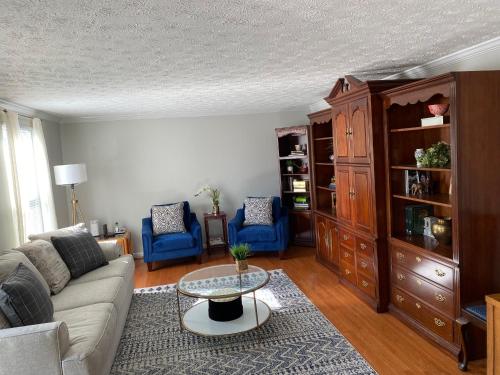 Upgraded, beautiful 4 BD Colonial in Silver Spring, Silver Spring (zdjęcie 8)