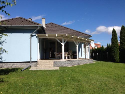 สวน, Marti Vendeghaz in เฮกกีโค่