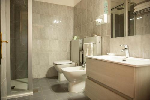 Superior Double Room with Balcony and Sea View image 6