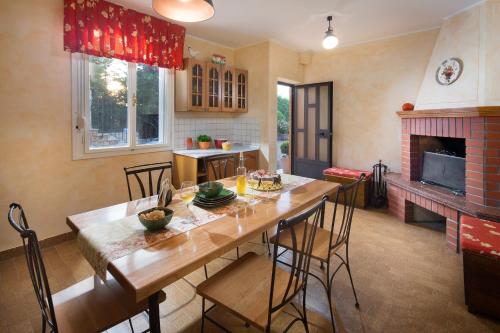 المرافق, Villa Franka Nedešćina (Villa Franka Nedescina) in Nedescina