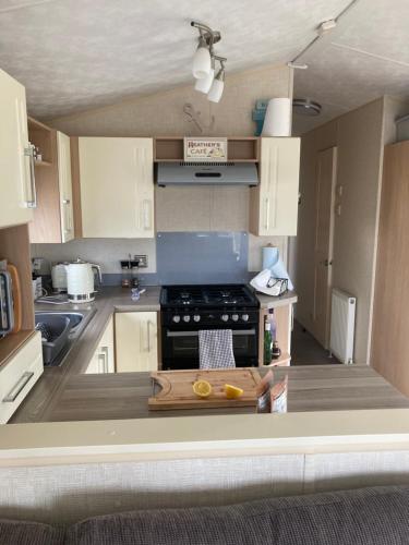 Luxury caravan at Turnberry - short walk to beach