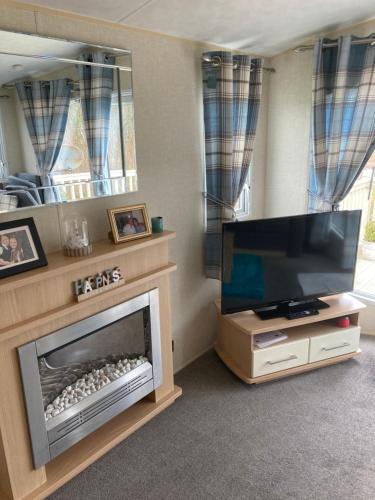 Luxury caravan at Turnberry - short walk to beach