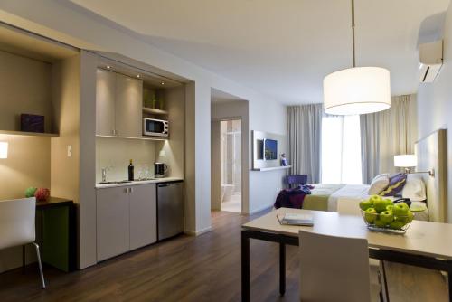 Kitchen, Bulnes Eco Suites in Buenos Aires