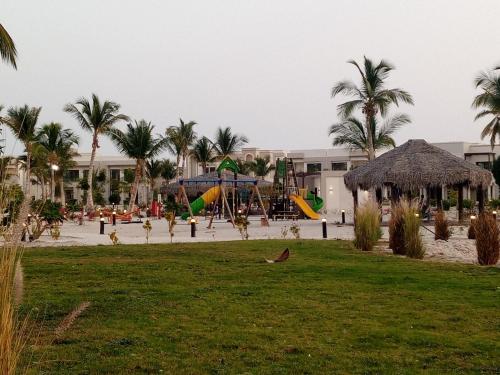 SWEET HOME LILY HAWANA SALALAH RESORT- Laguna Apartment - image 5