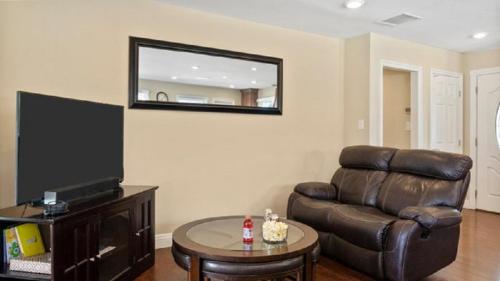 F 59 Goodhue - image 10